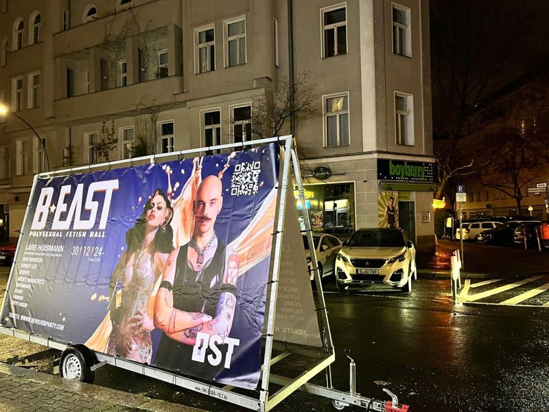 Werbeanhänger: B-East Ball – Berlin