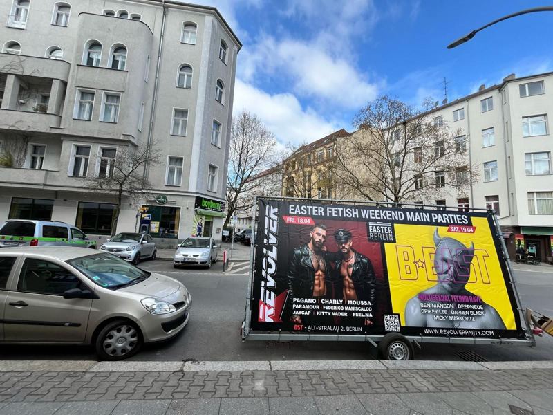 Werbeanhänger: Easter Weekend Kampagne – Berlin