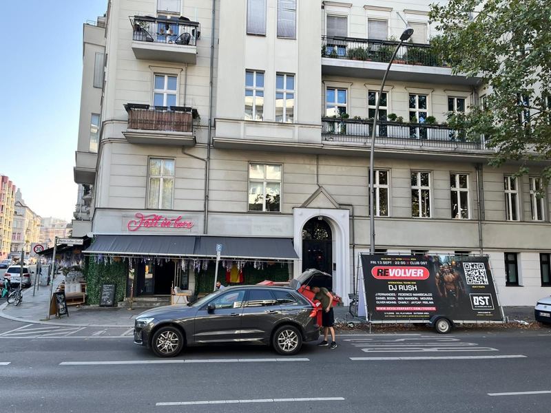 Werbeanhänger: Revolver Party – Berlin